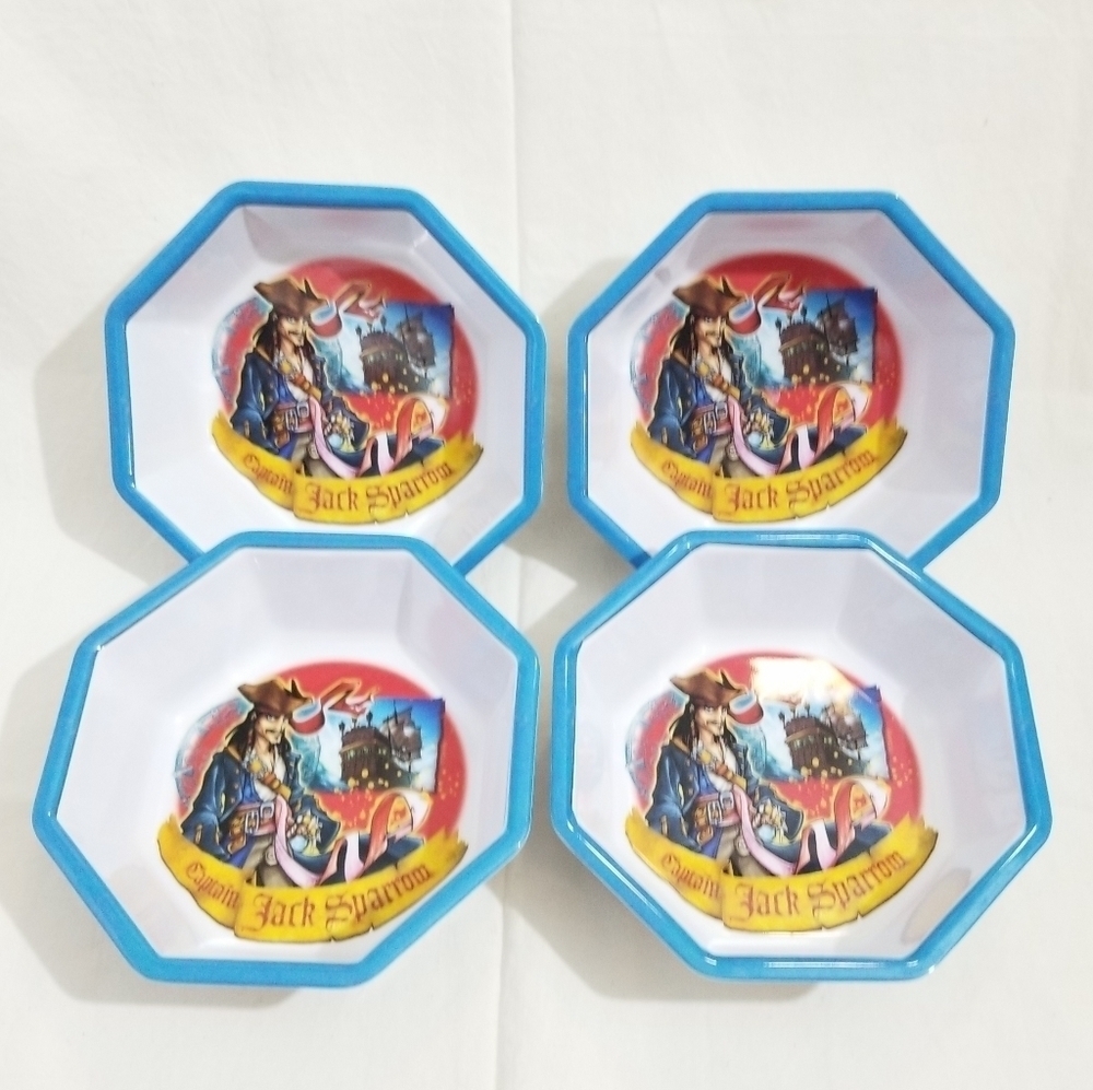 Pirates of the Caribbean Captain Jack Sparrow Octagonal Plastic Kid's Bowl, 4 pc